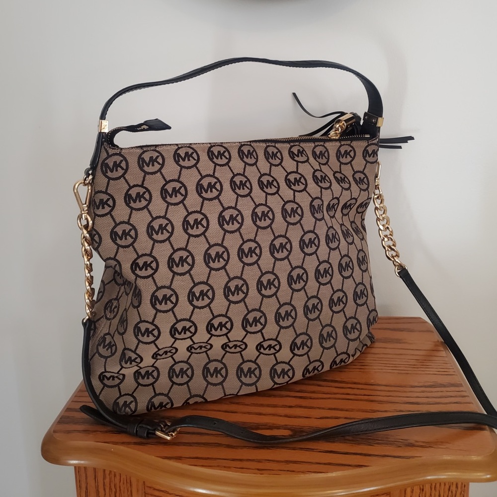 Large Michael Kors shoulder bag